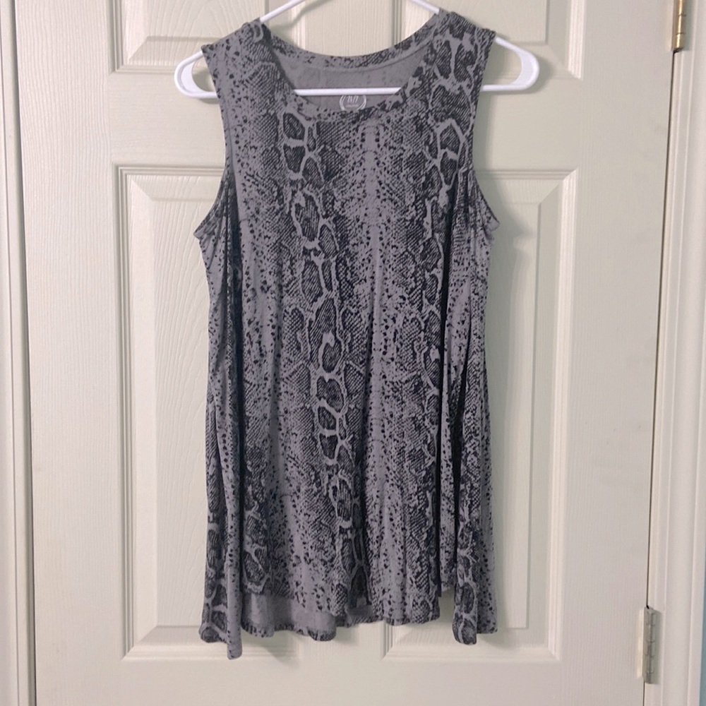 Long sleeve cold shoulder top